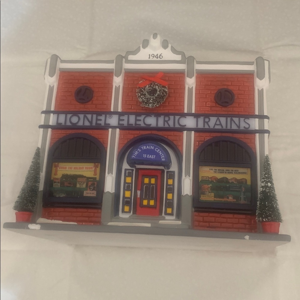 Lionel Electric Trains Building Decor. Dept 56
Circa 1990’s